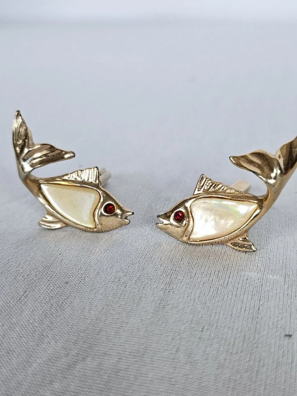 Vintage Fish Cufflinks | Gold Tone | Mother of Pearl Inlay | Rhinestone Eyes
